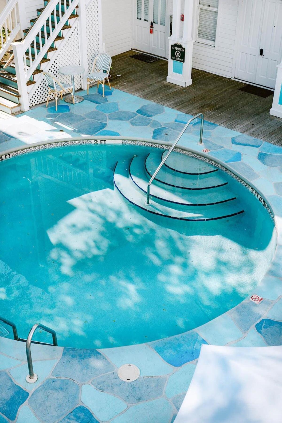 Deluxe King With Balcony - At James House With Parking! Кей Уест Екстериор снимка