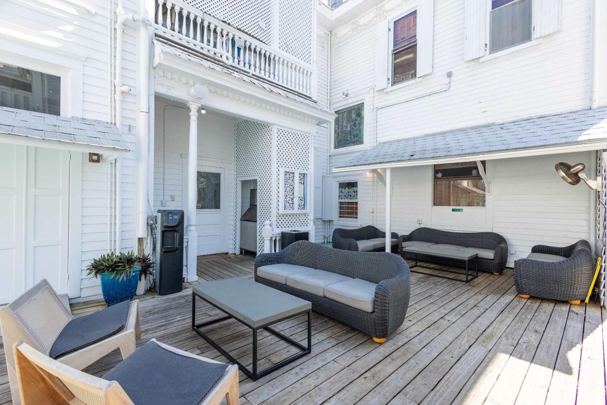 Deluxe King With Balcony - At James House With Parking! Кей Уест Екстериор снимка